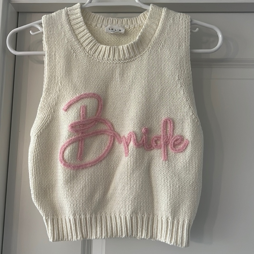 Size XS. Cream colored. Worn once for my bachelorette! Super cute!